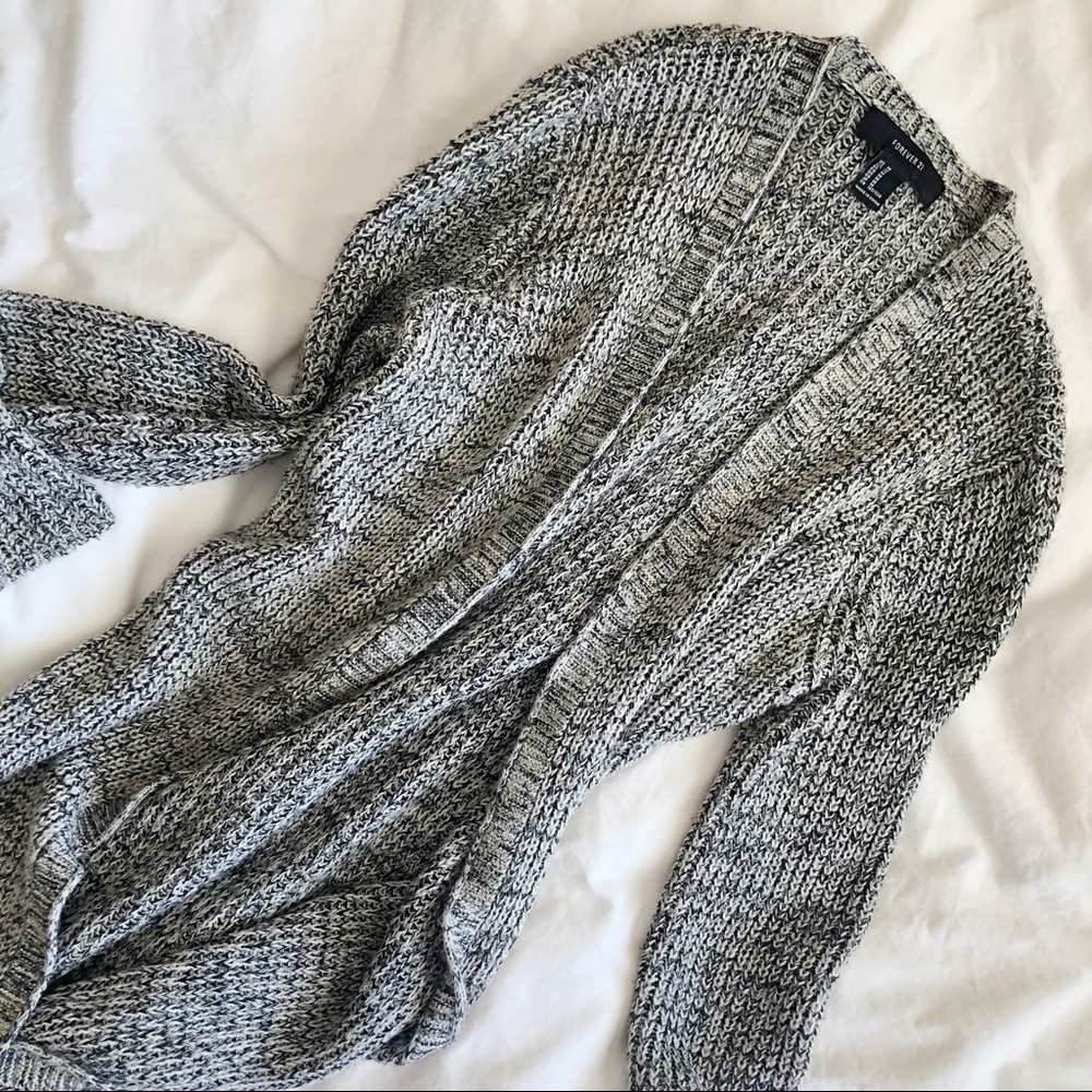 Salt + Pepper Duster